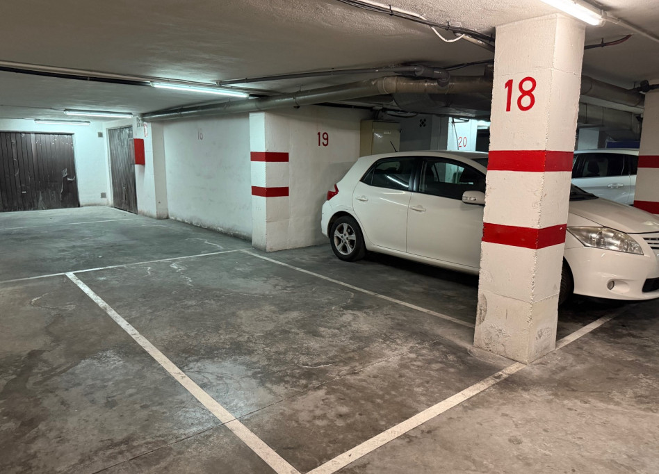 Bestaande woningen - Garage / Parking - Moraira