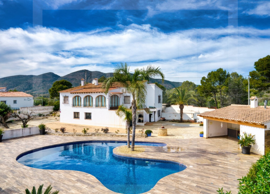 Resale - Country House / Finca - Benissa