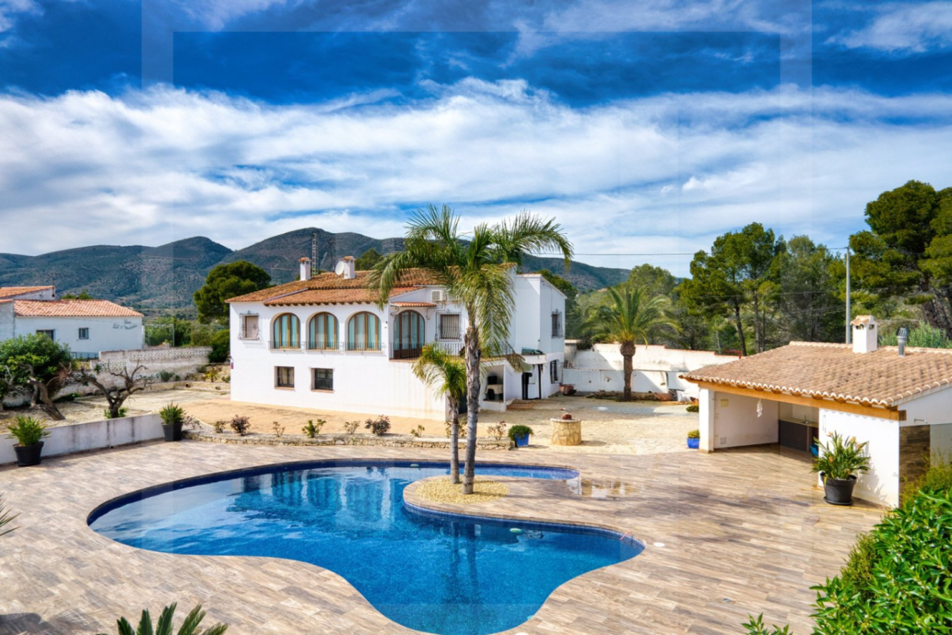 Resale - Country House / Finca - Benissa