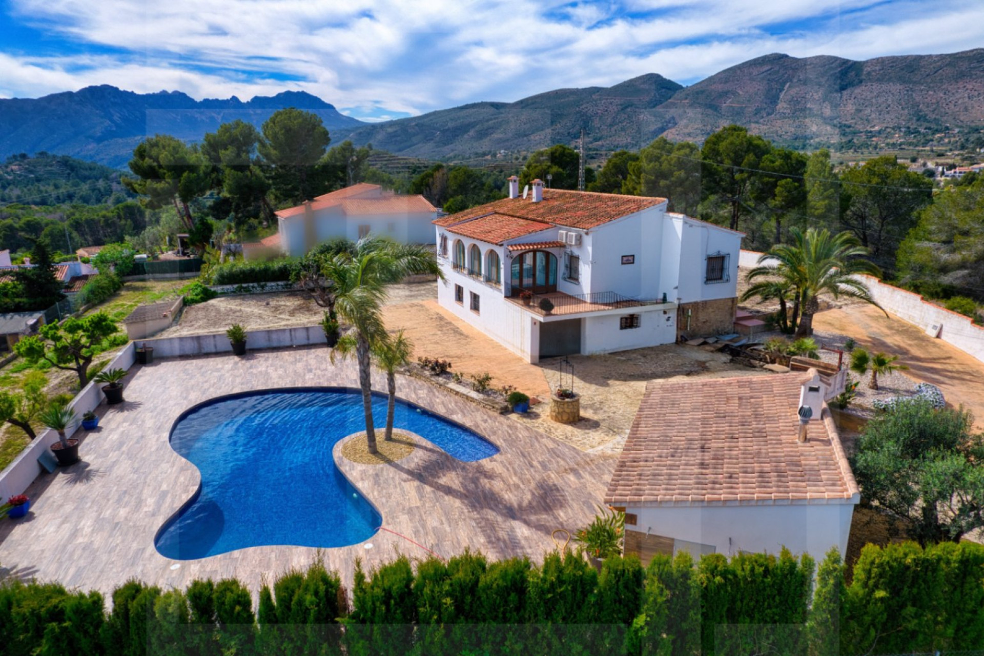 Resale - Country House / Finca - Benissa