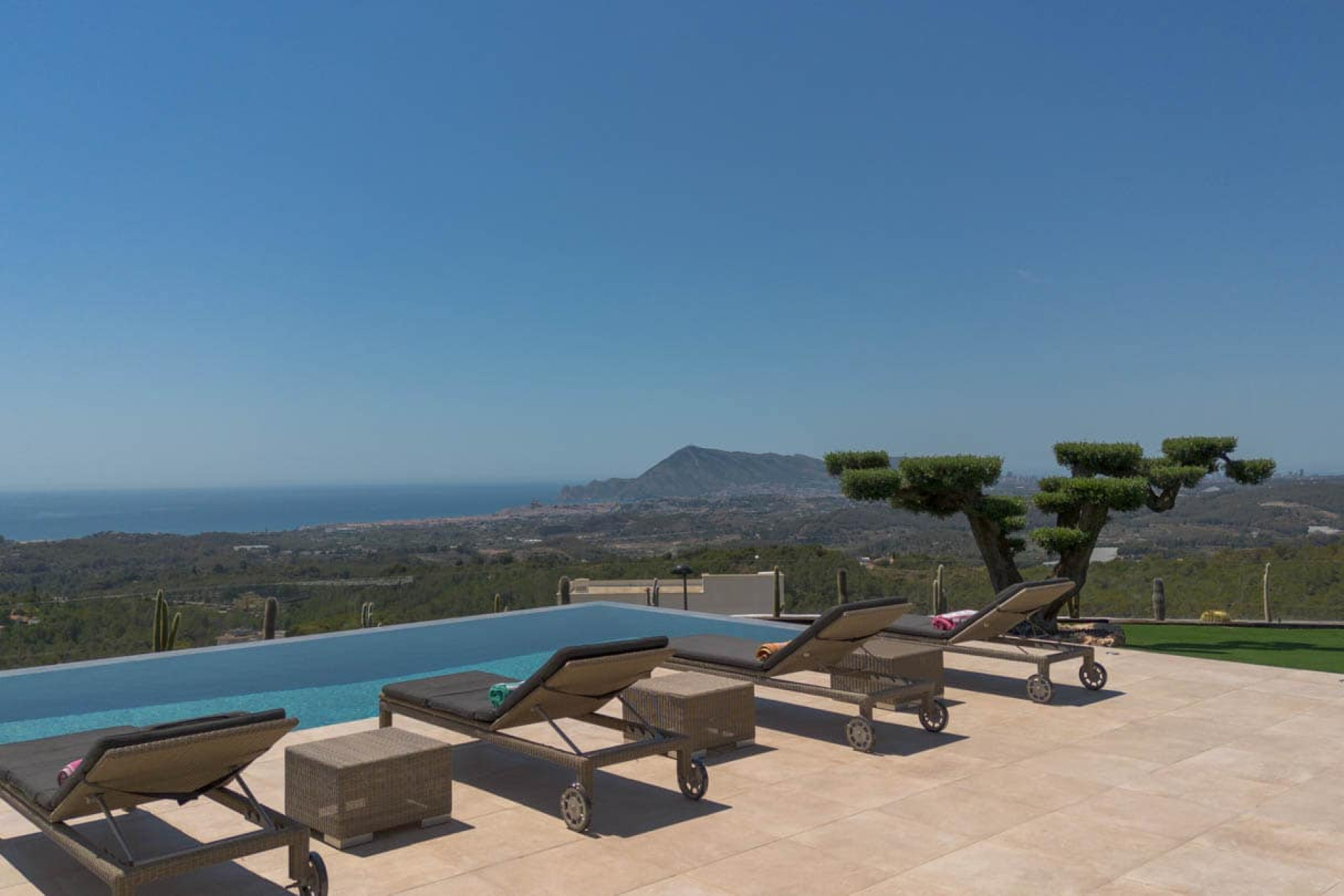 Resale - Villa - Altea