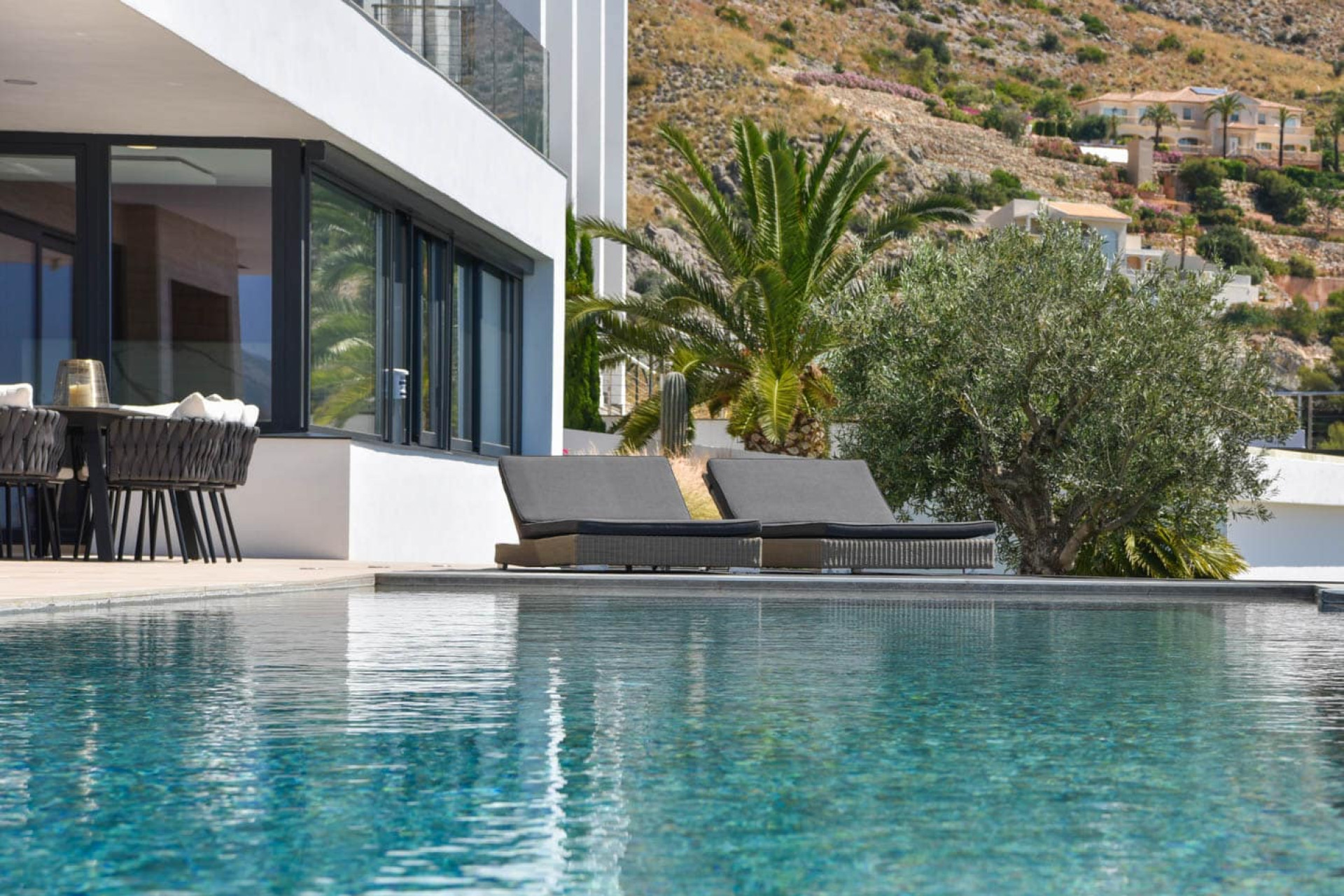 Resale - Villa - Altea