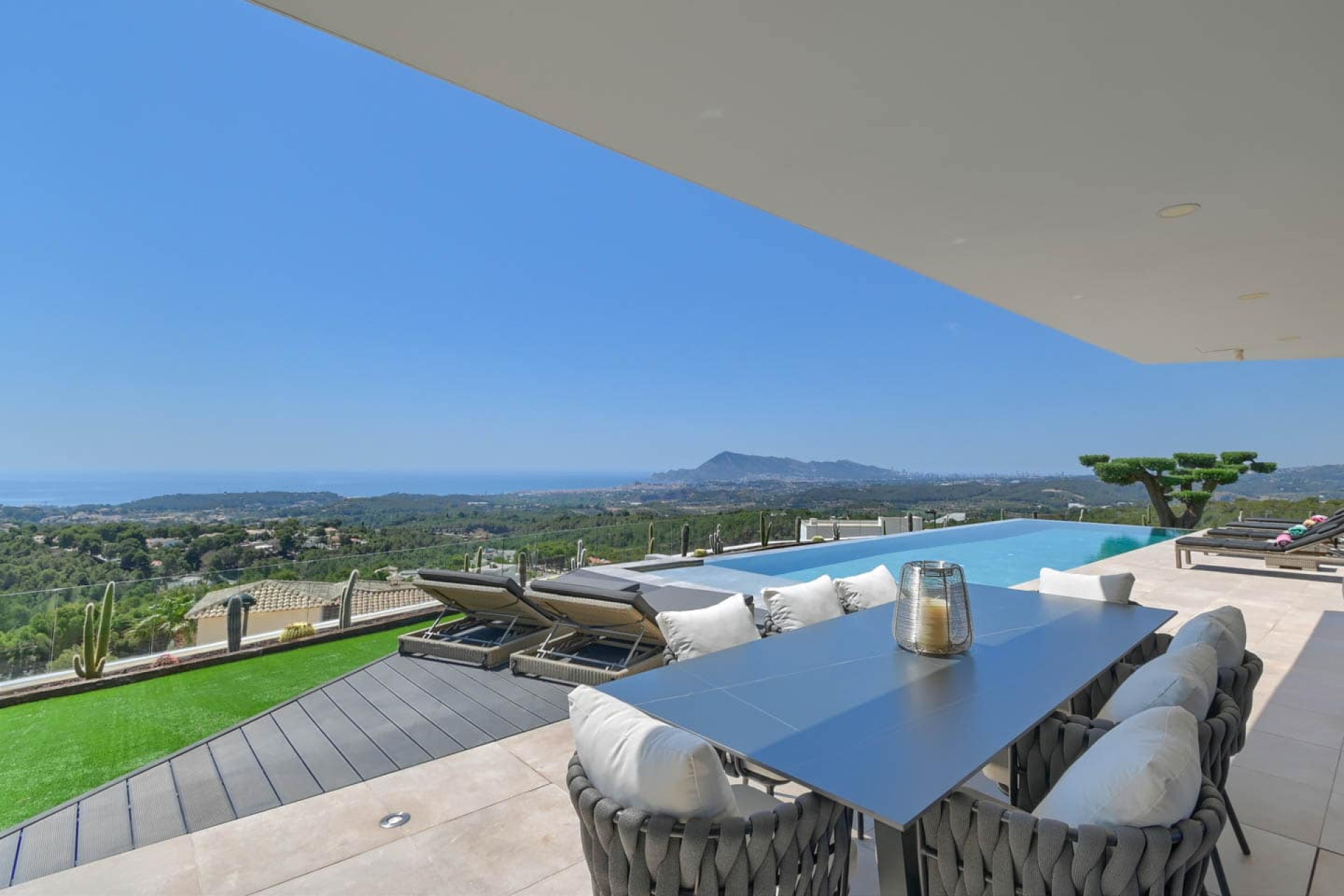 Resale - Villa - Altea