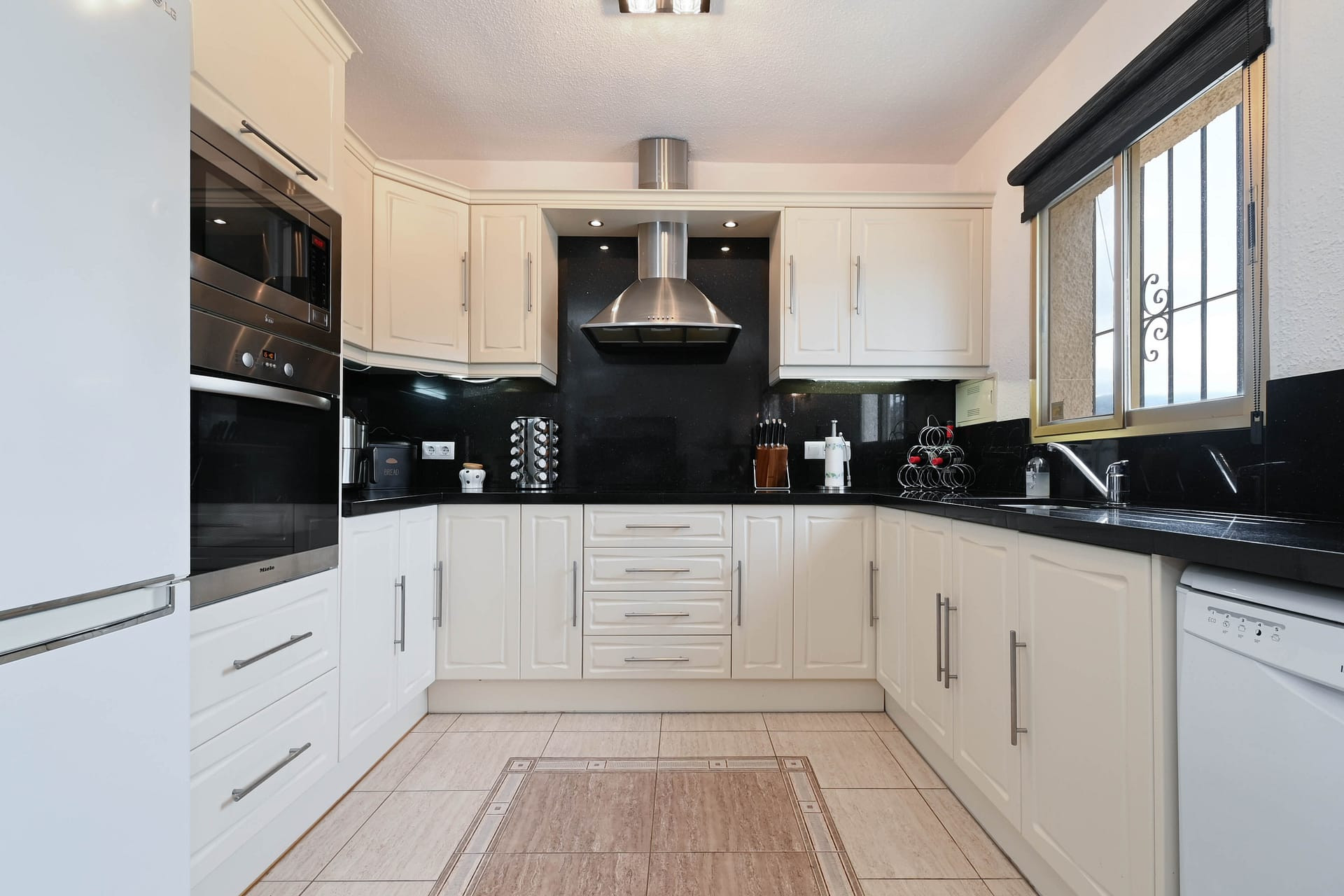 Resale - Villa - Calpe