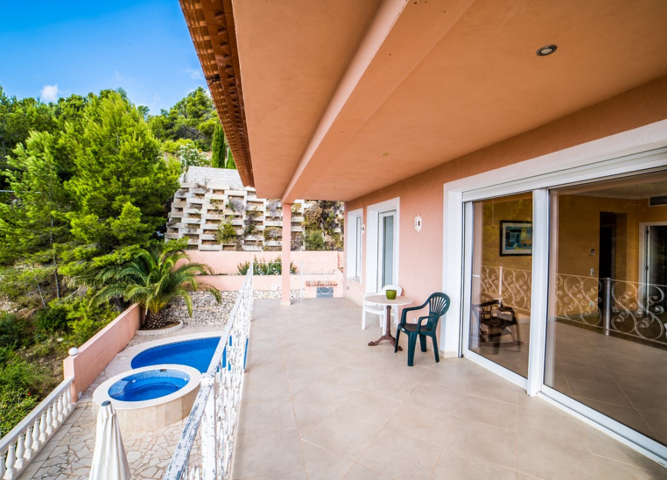 Resale - Villa - Calpe