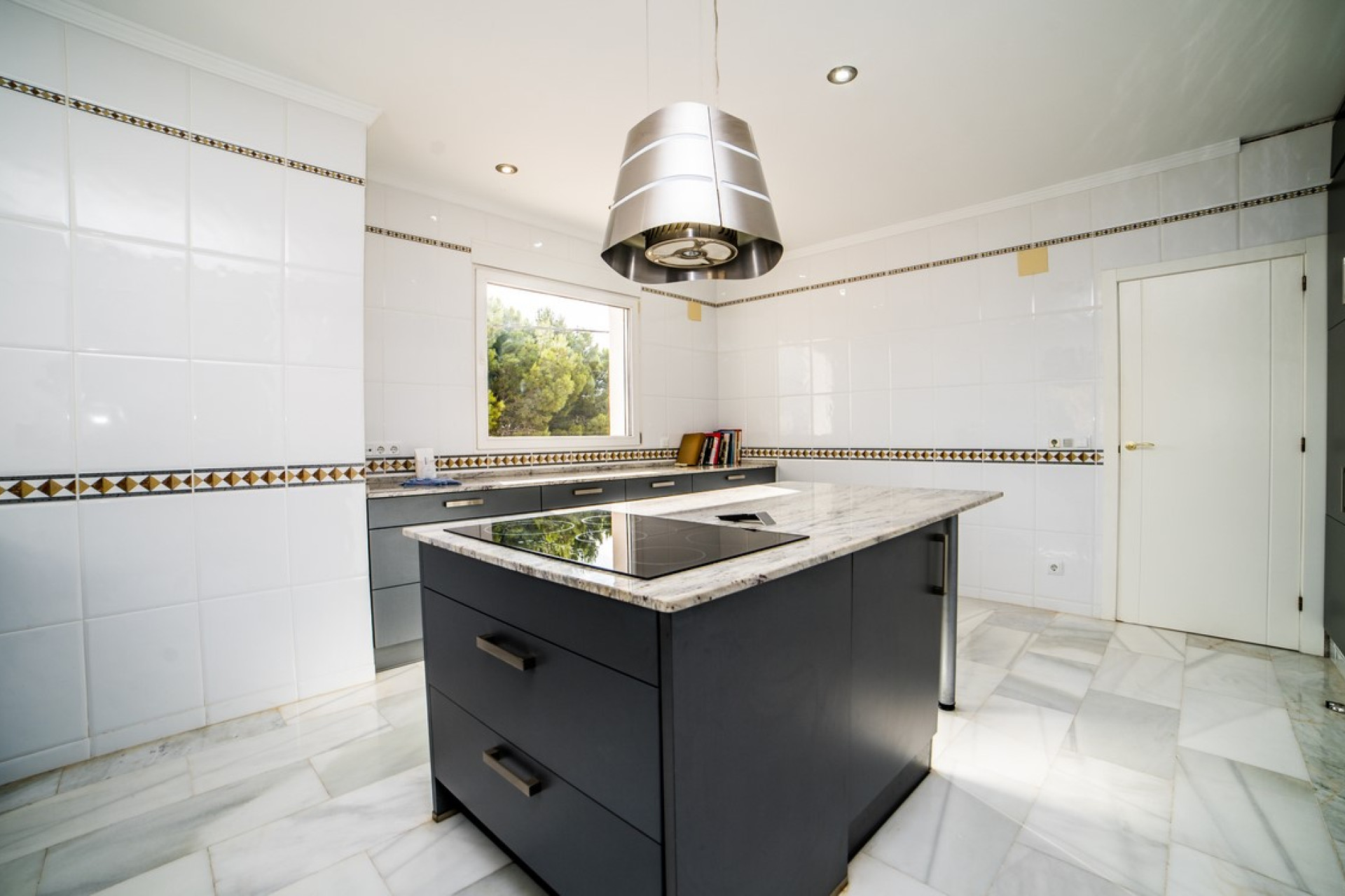 Resale - Villa - Calpe