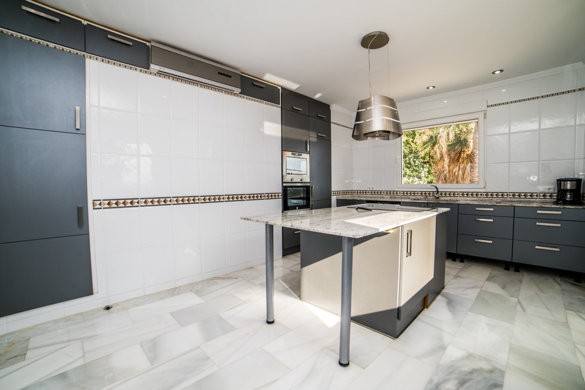 Resale - Villa - Calpe