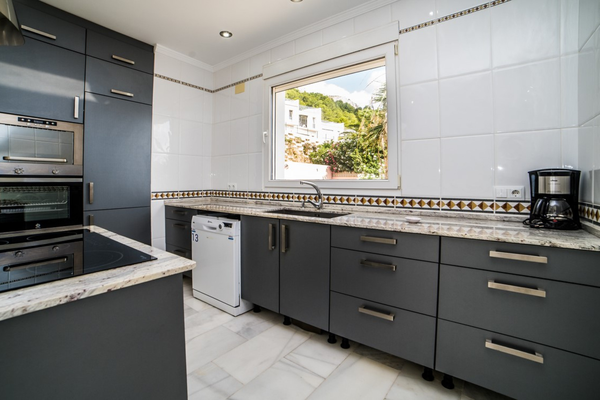 Resale - Villa - Calpe