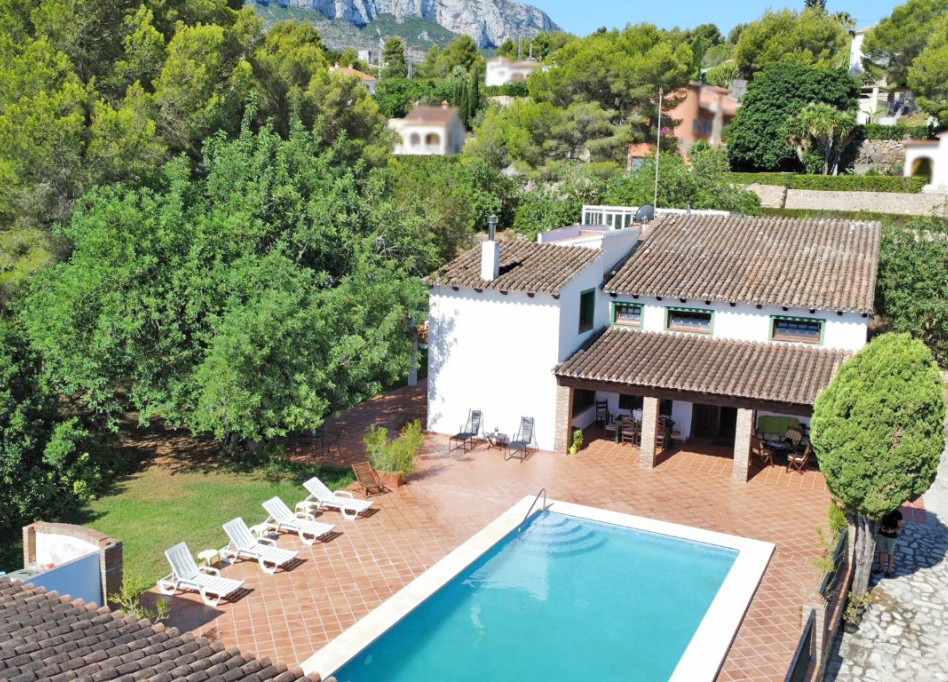 Resale - Villa - Denia