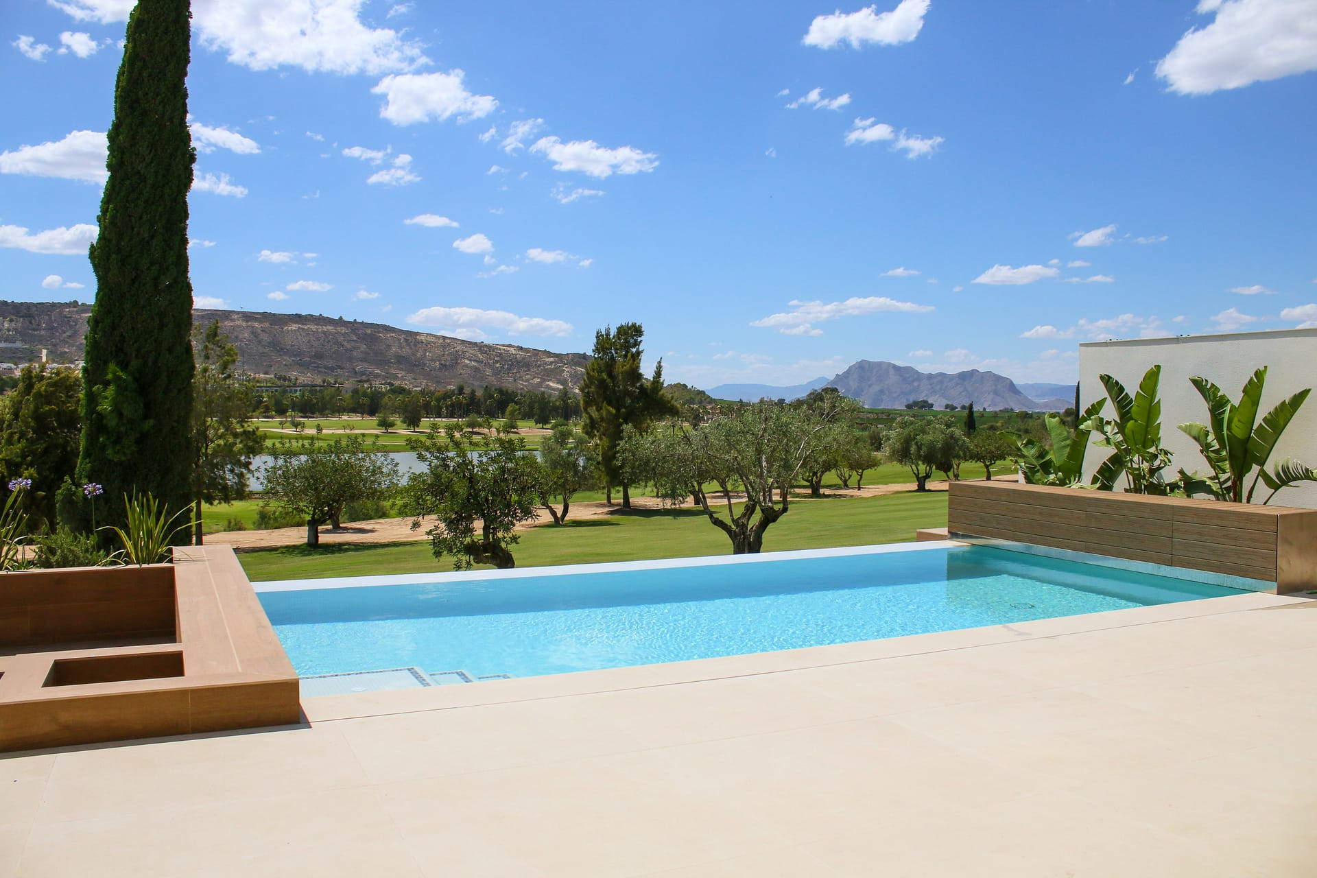 Resale - Villa - La Finca Golf Resort
