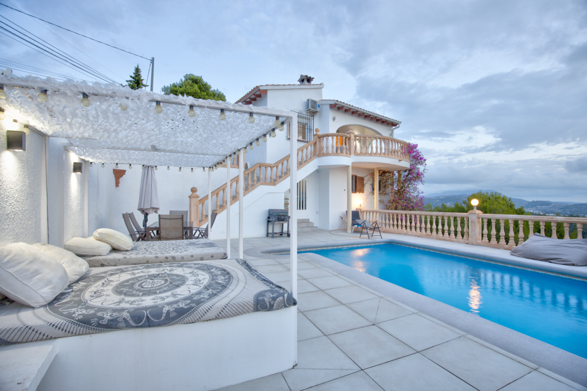 Resale - Villa - Moraira - Benimeit