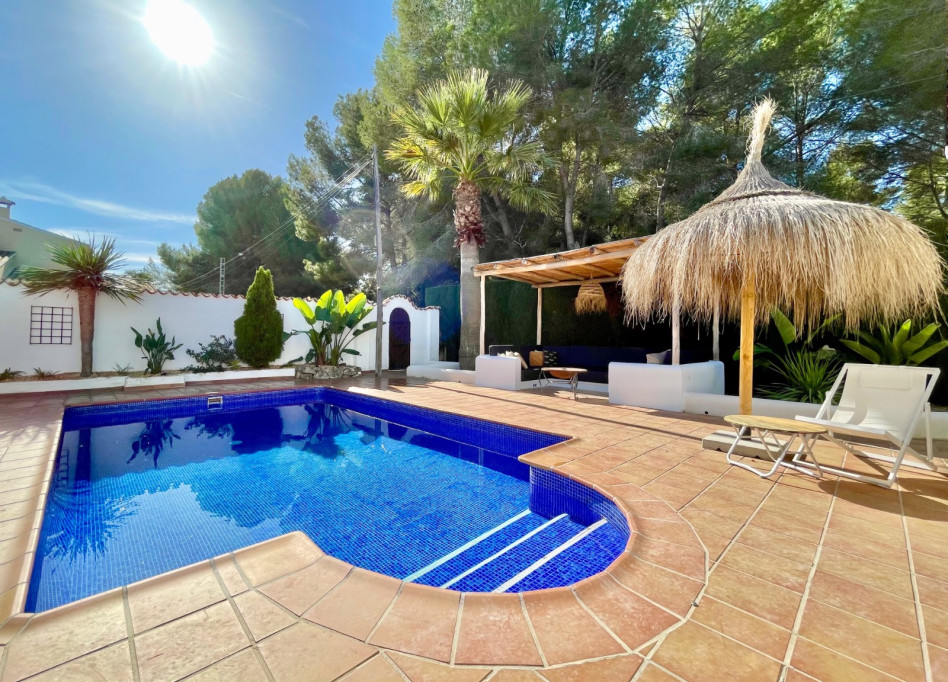 Resale - Villa - Moraira - Benimeit