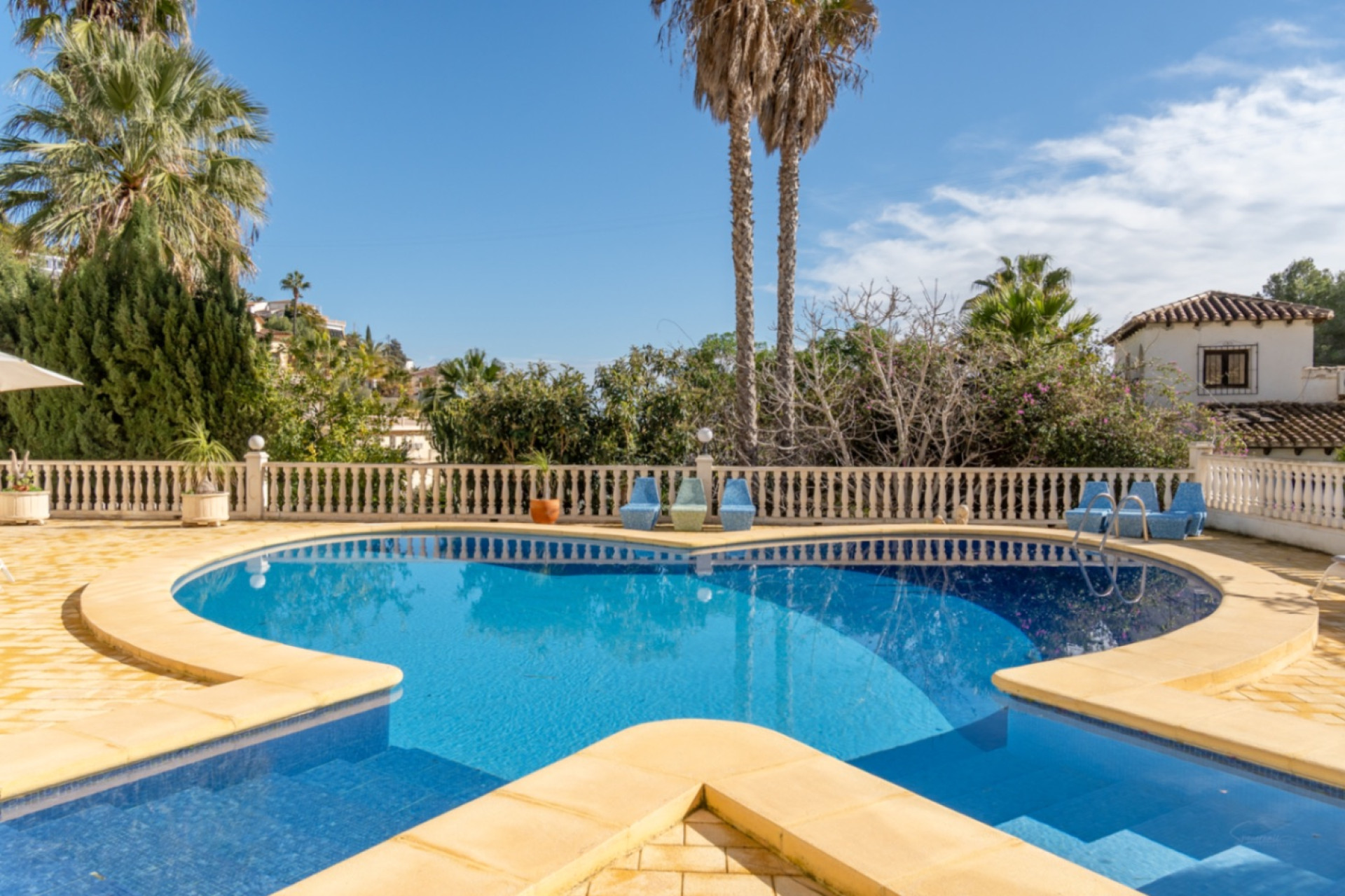 Resale - Villa - Moraira - Benimeit