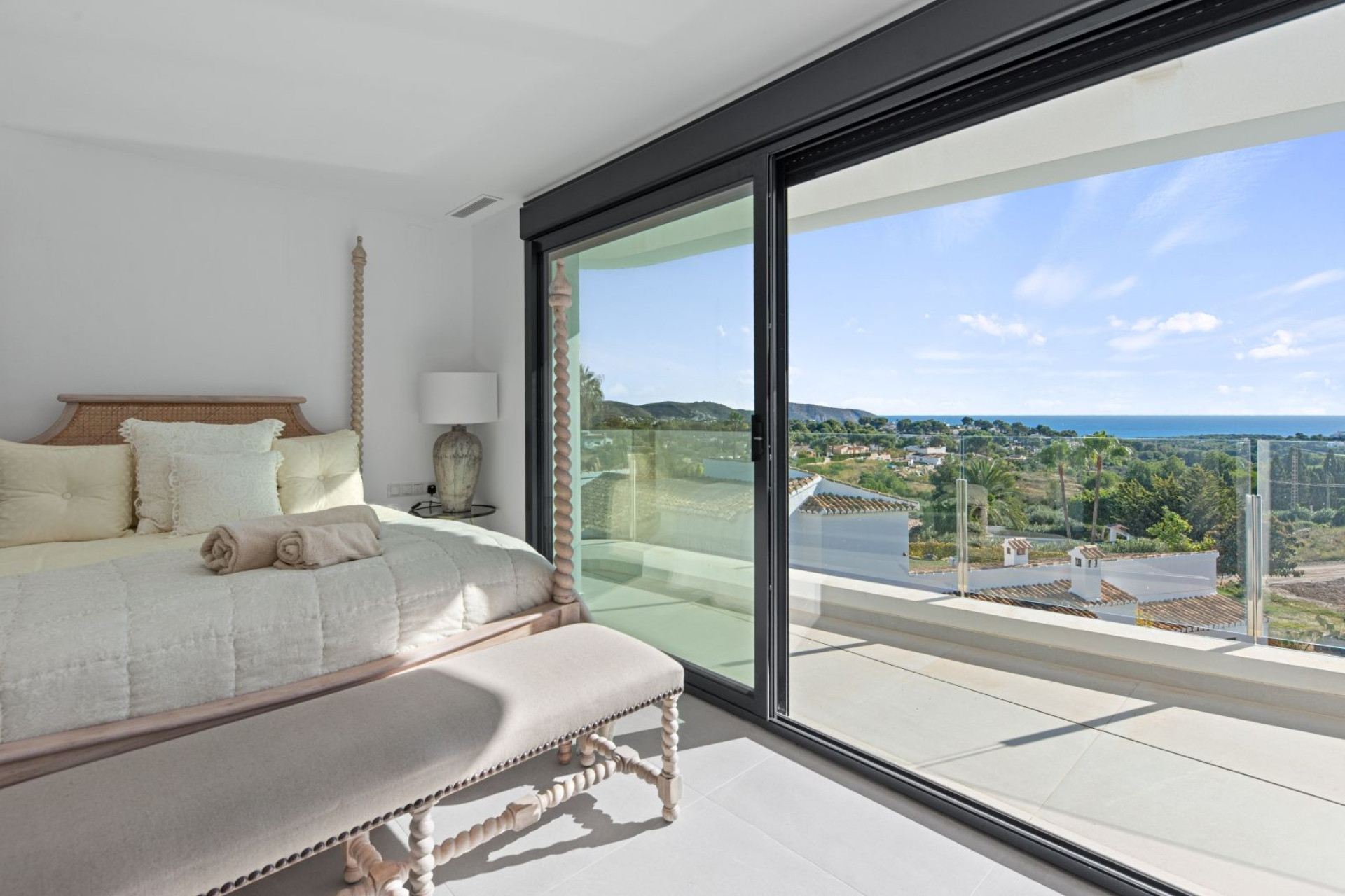 Resale - Villa - Moraira - Benimeit