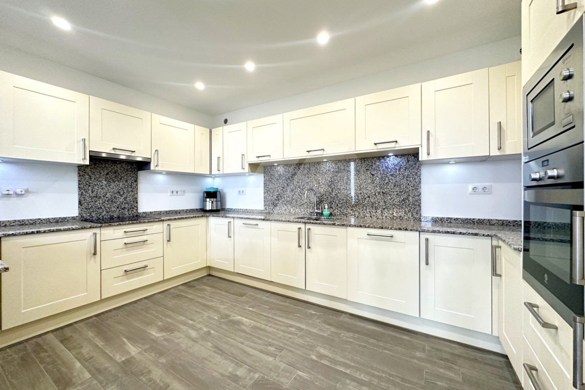 Resale - Villa - Moraira - Benimeit