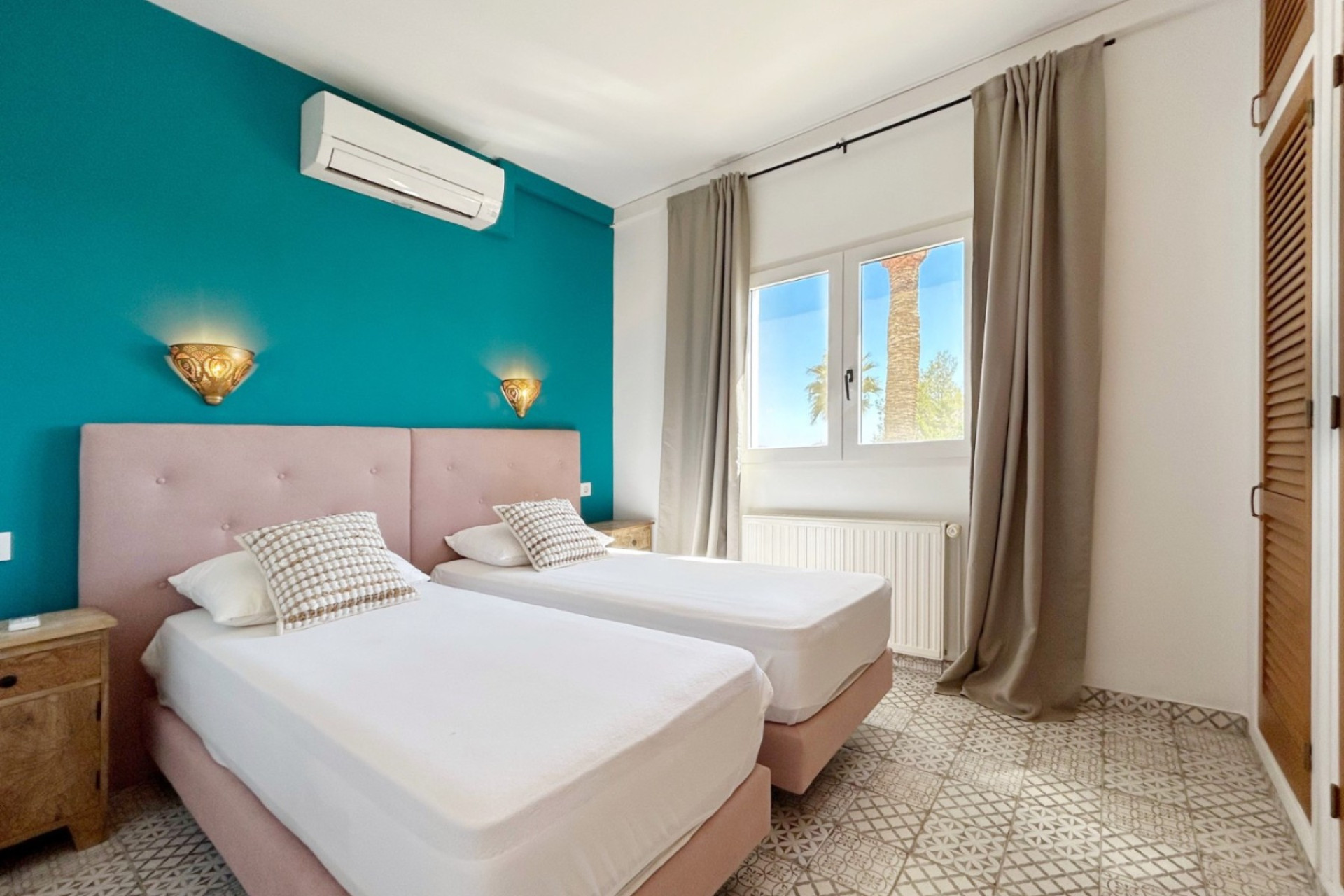 Resale - Villa - Moraira - Benimeit