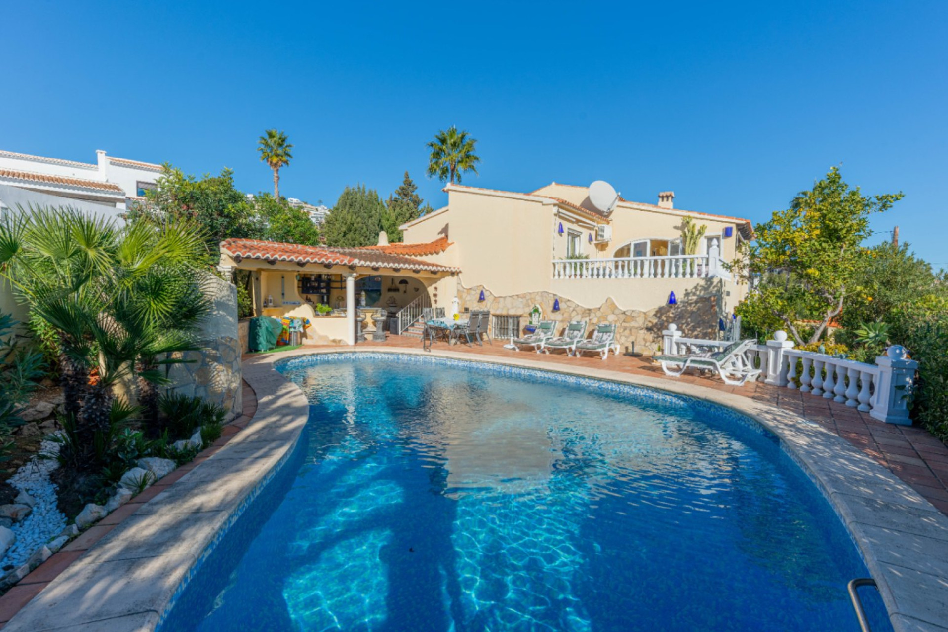 Resale - Villa - Moraira - Benimeit
