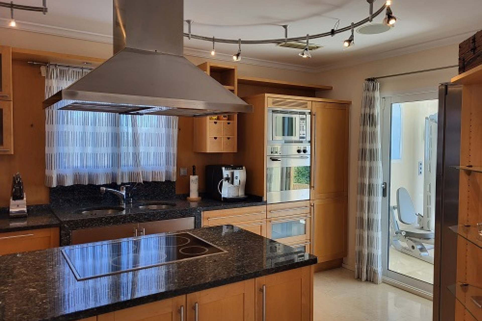 Resale - Villa - Moraira - Benimeit
