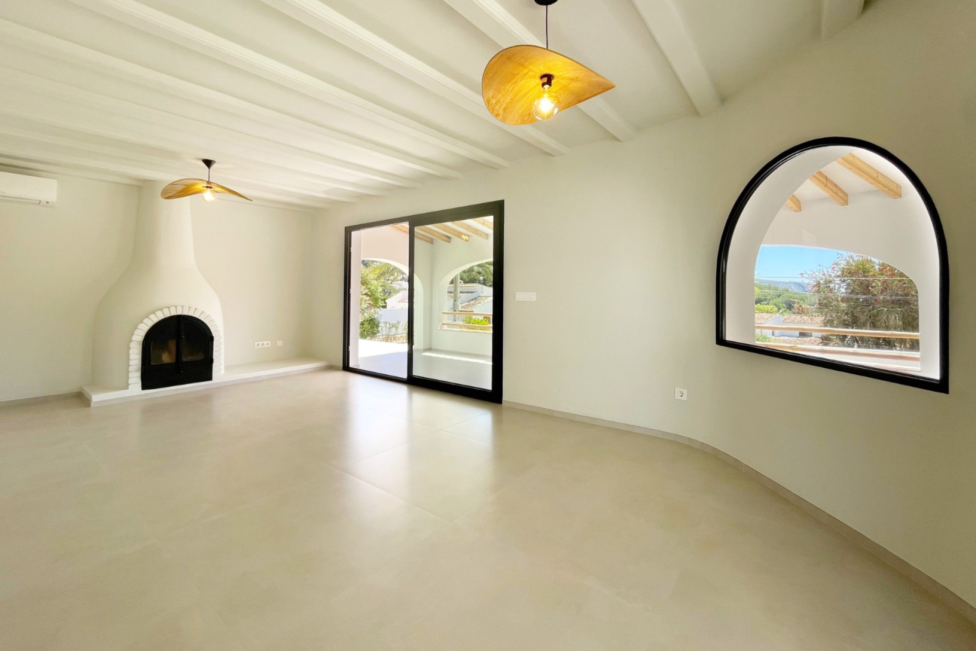 Resale - Villa - Moraira - Benimeit