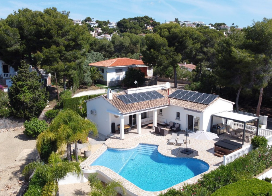 Resale - Villa - Moraira - Pinar del Advocat-Cometa
