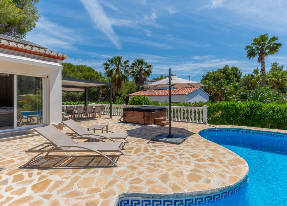 Resale - Villa - Moraira - Pinar del Advocat-Cometa