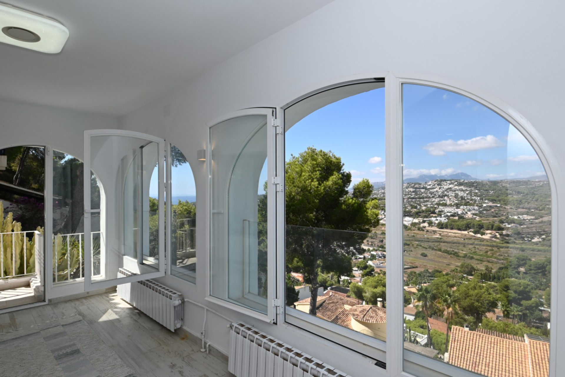Resale - Villa - Moraira - Pueblo Alcazar