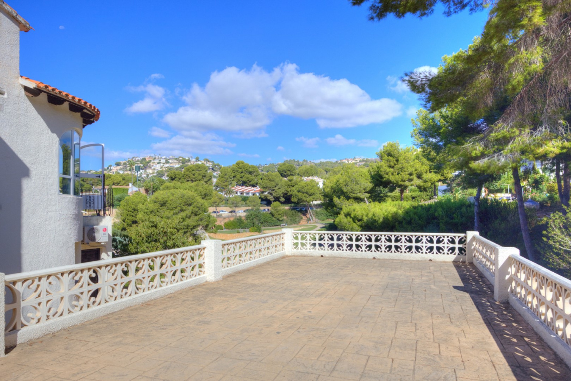 Resale - Villa - Moraira - San Jaime