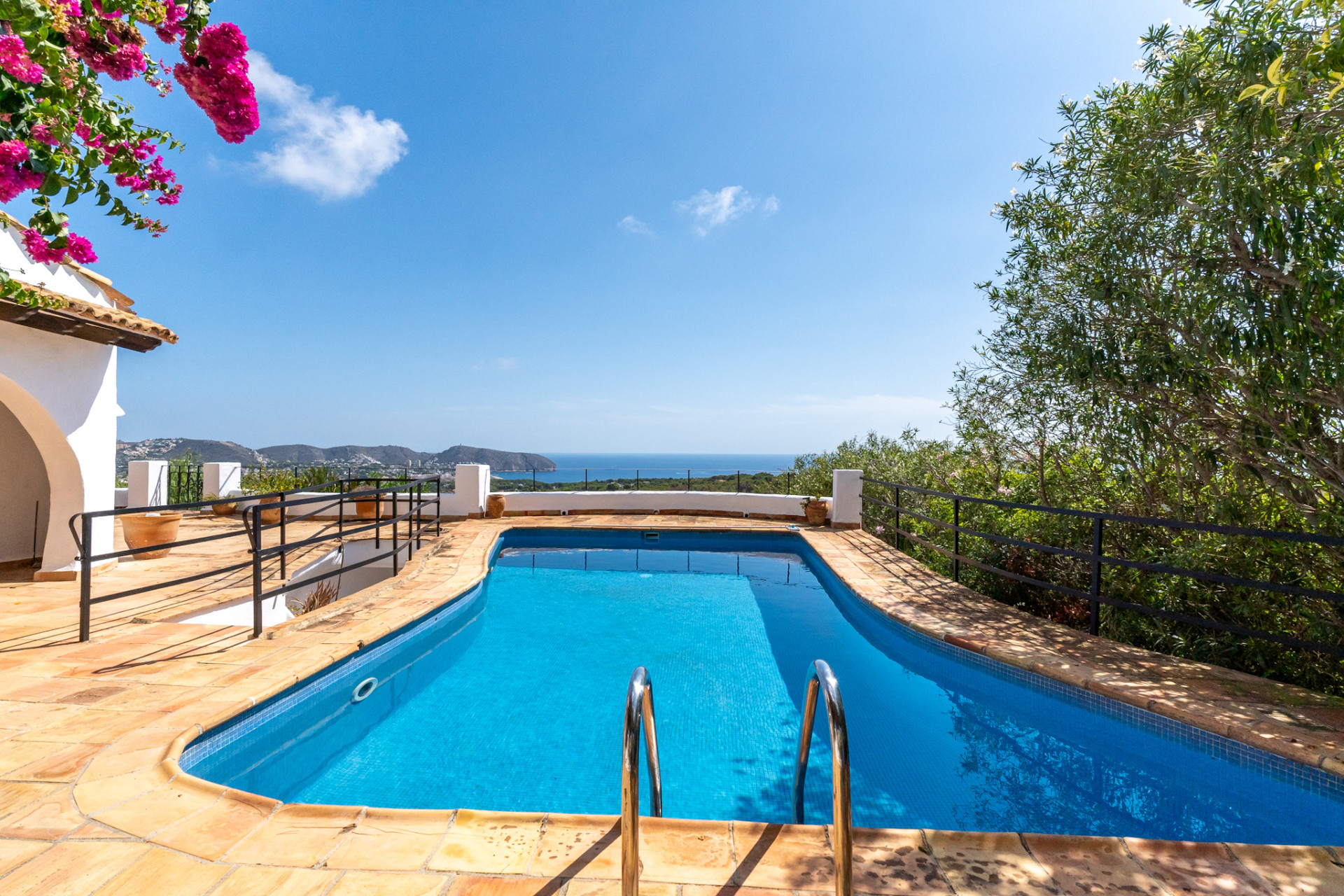 Resale - Villa - Moraira