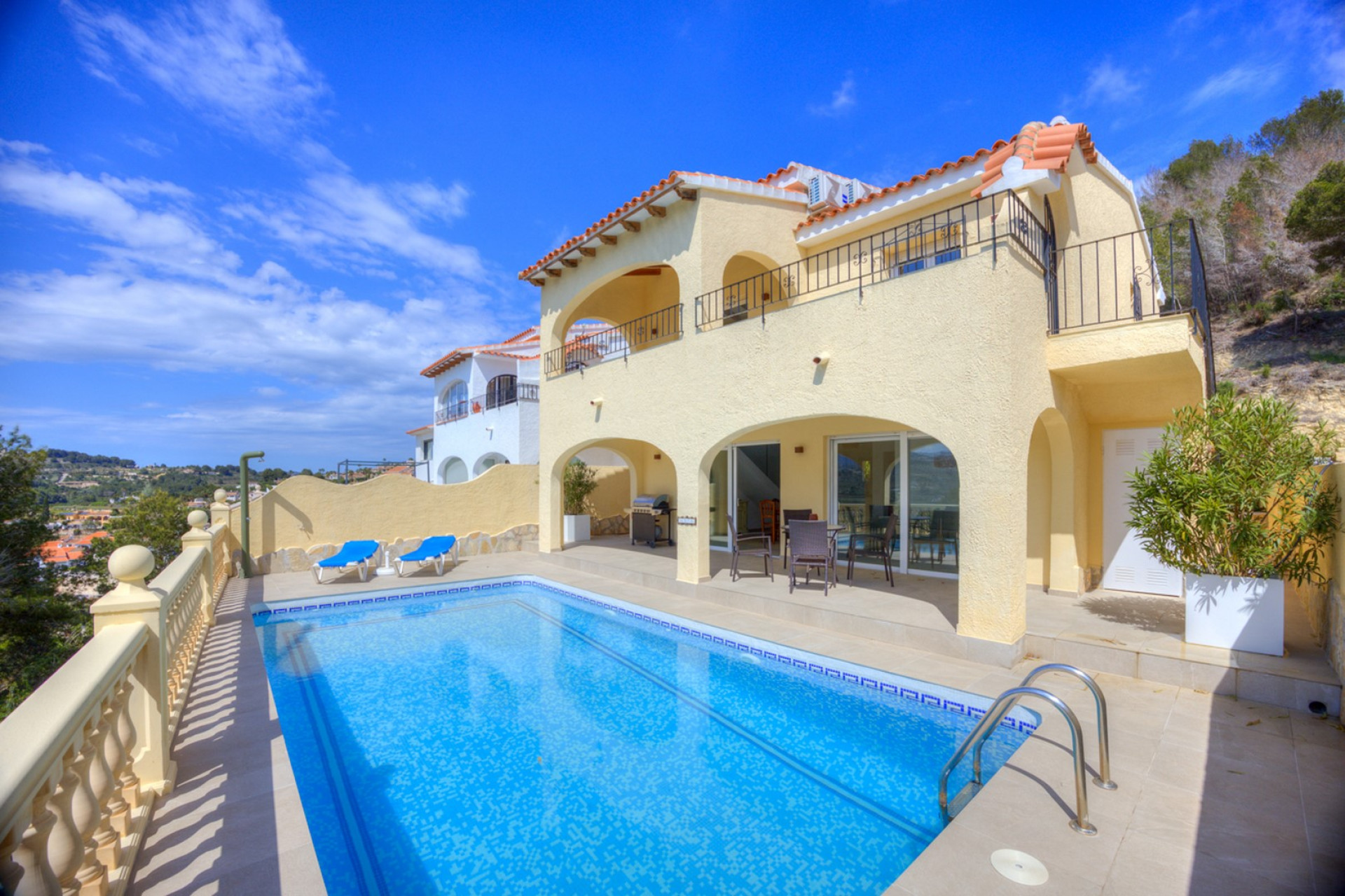 Resale - Villa - Moraira