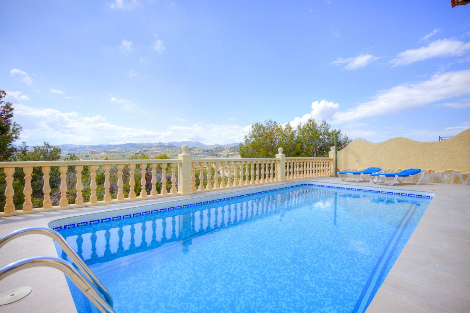 Resale - Villa - Moraira