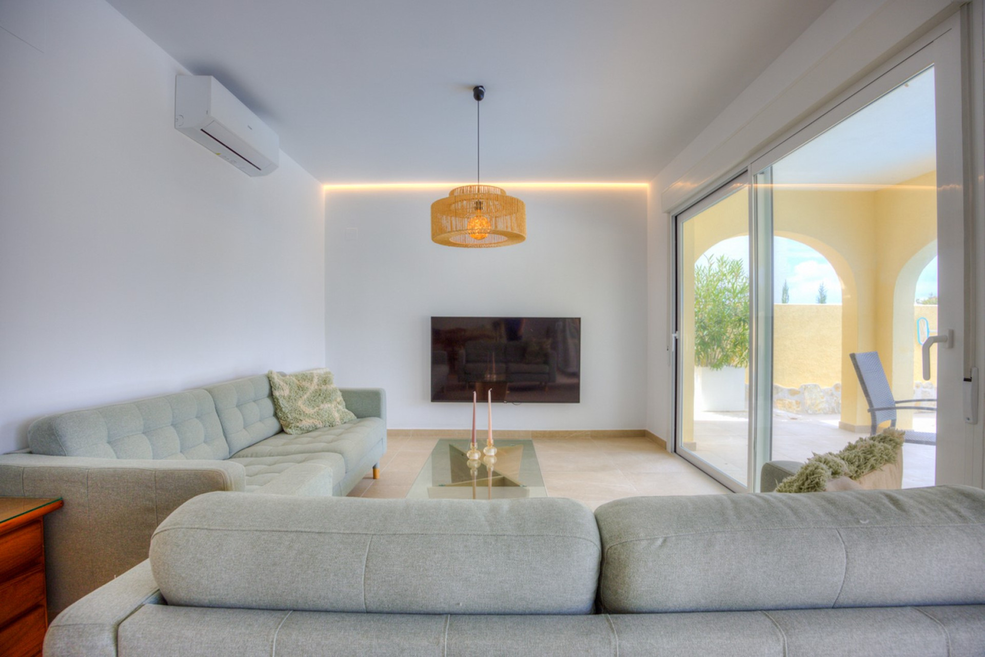 Resale - Villa - Moraira