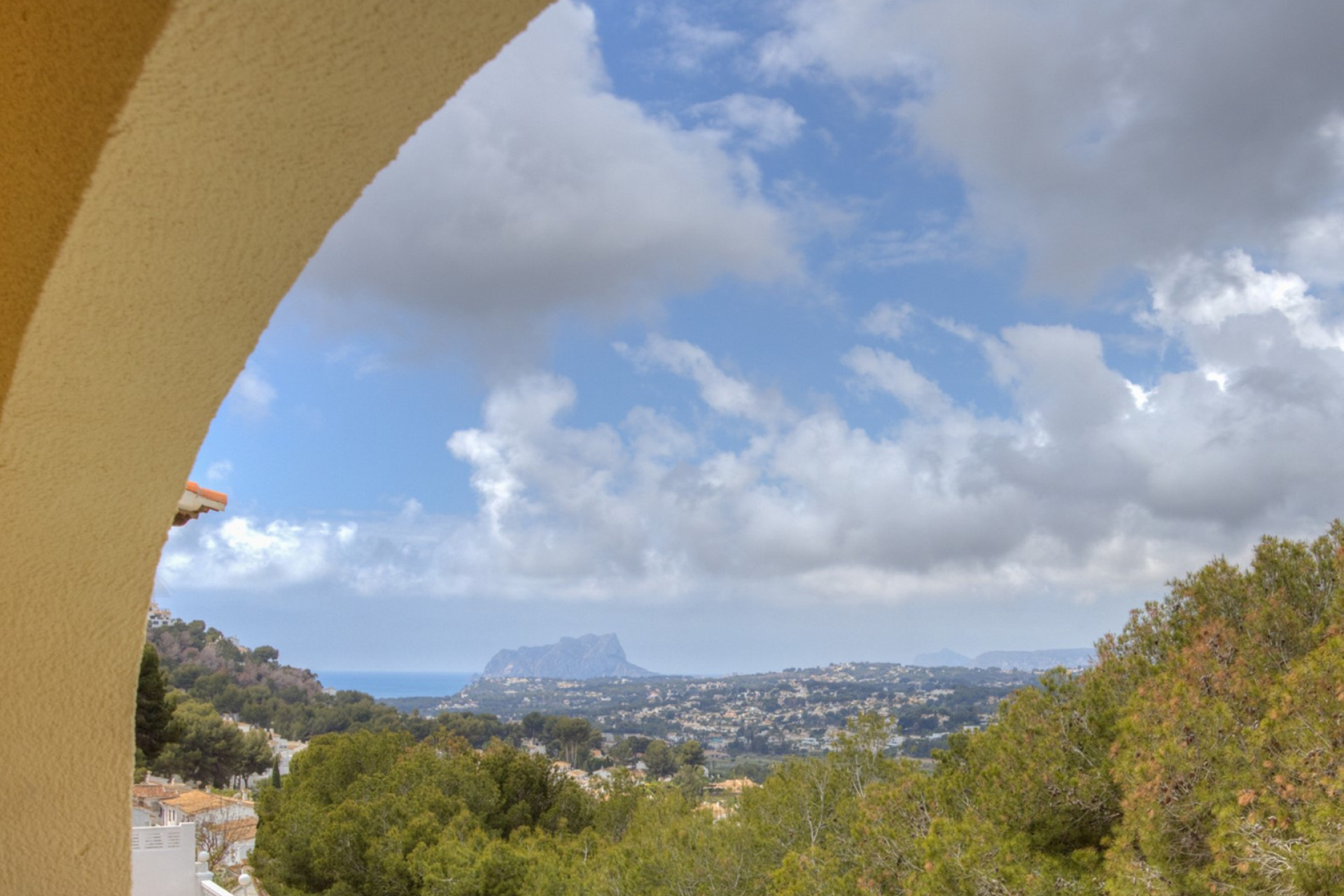 Resale - Villa - Moraira