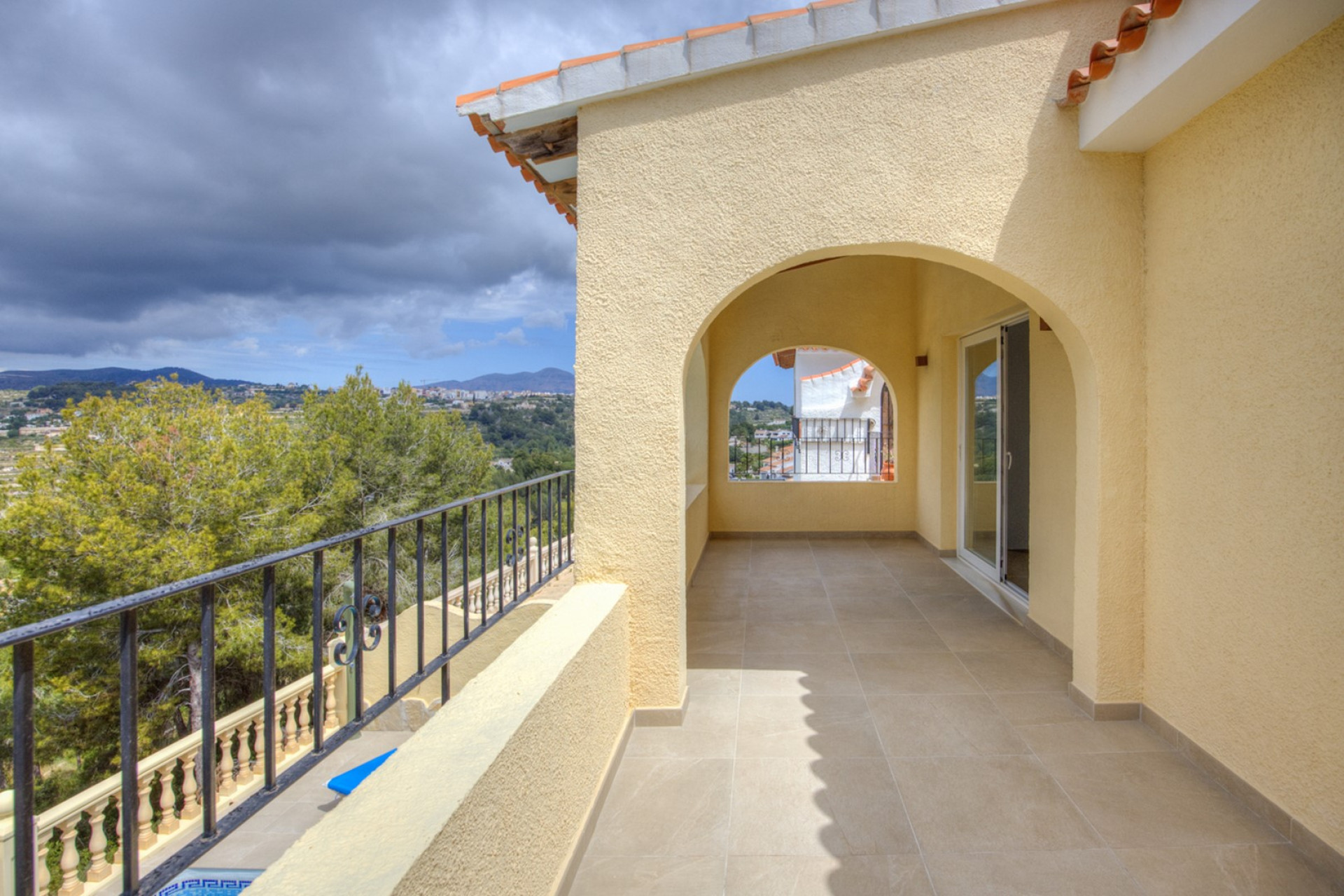 Resale - Villa - Moraira