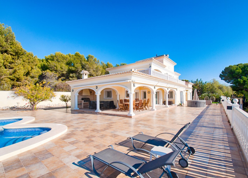 Resale - Villa - Moraira