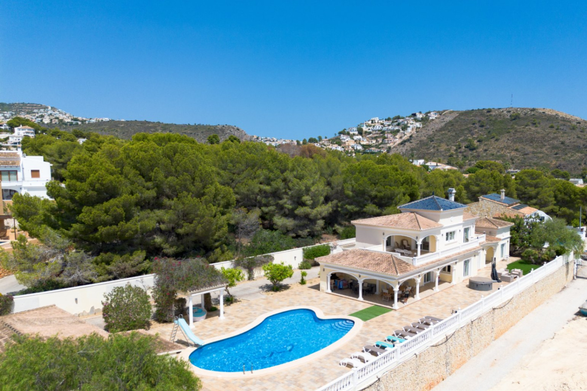 Resale - Villa - Moraira