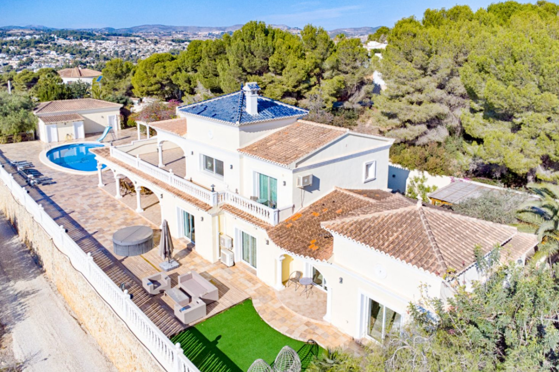 Resale - Villa - Moraira