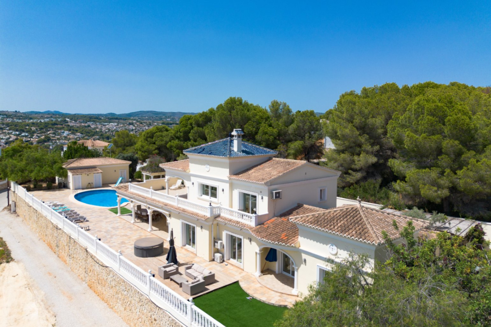 Resale - Villa - Moraira