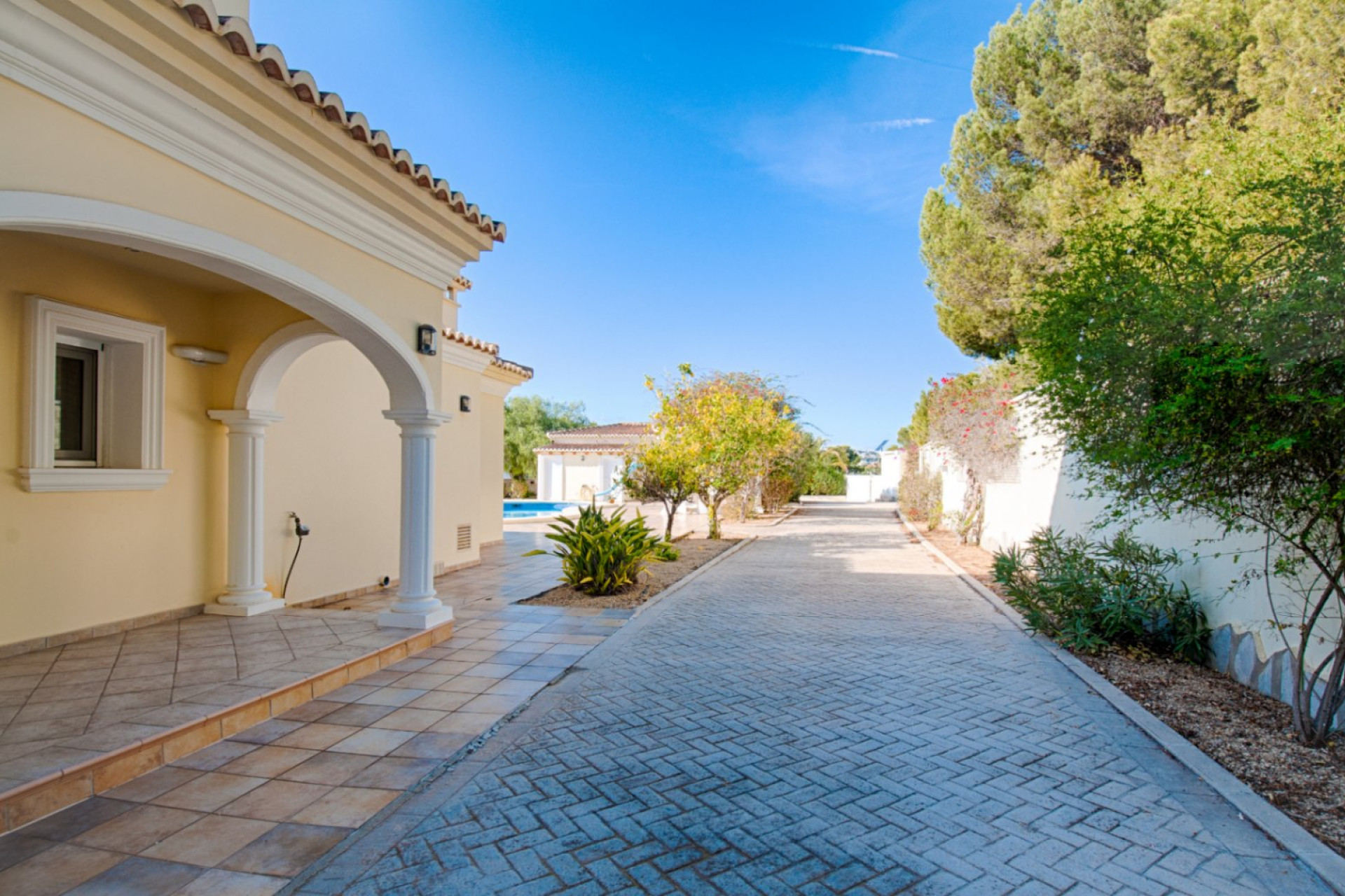 Resale - Villa - Moraira