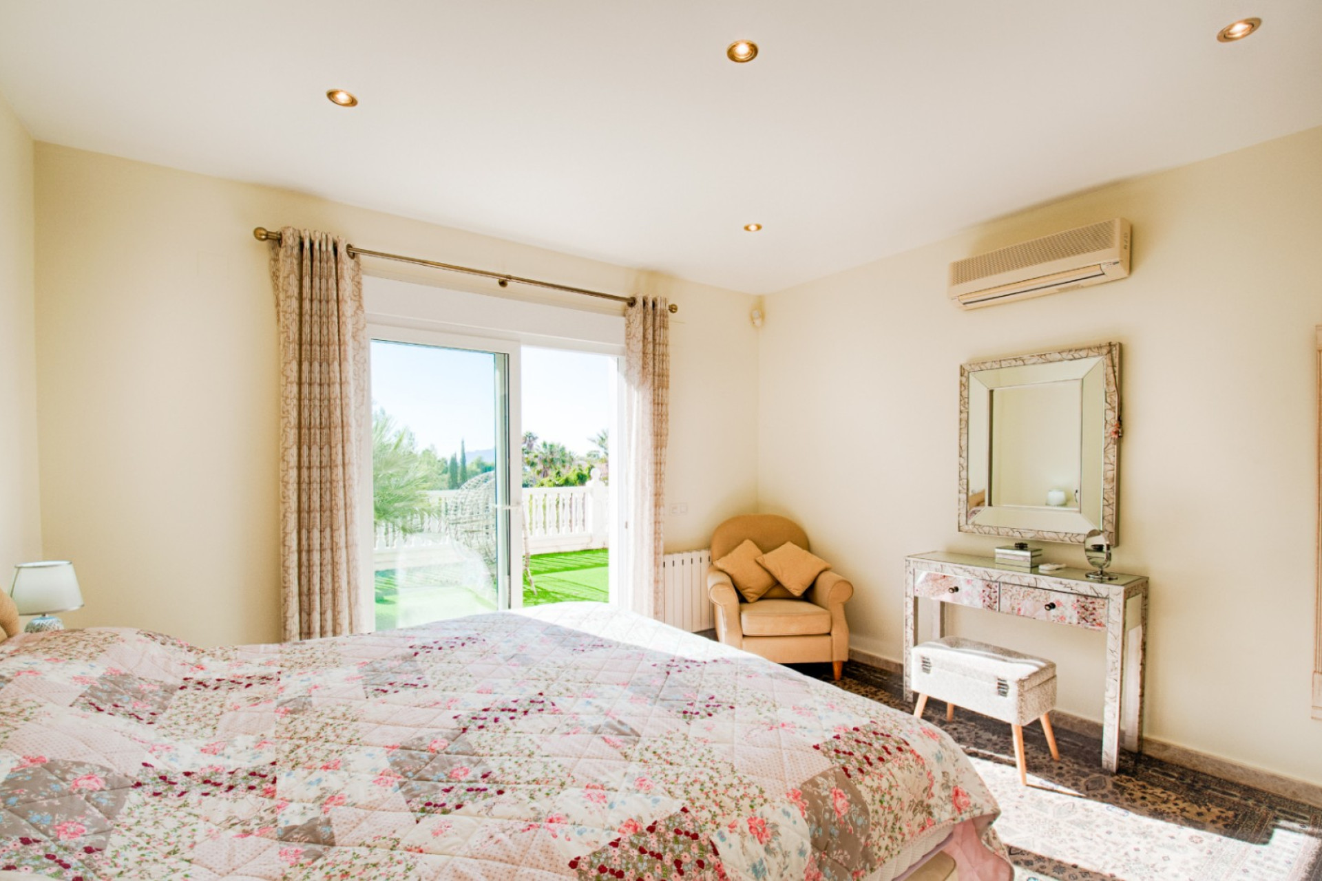 Resale - Villa - Moraira