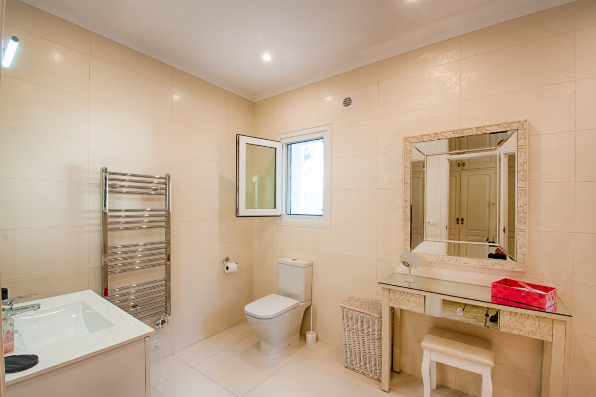 Resale - Villa - Moraira