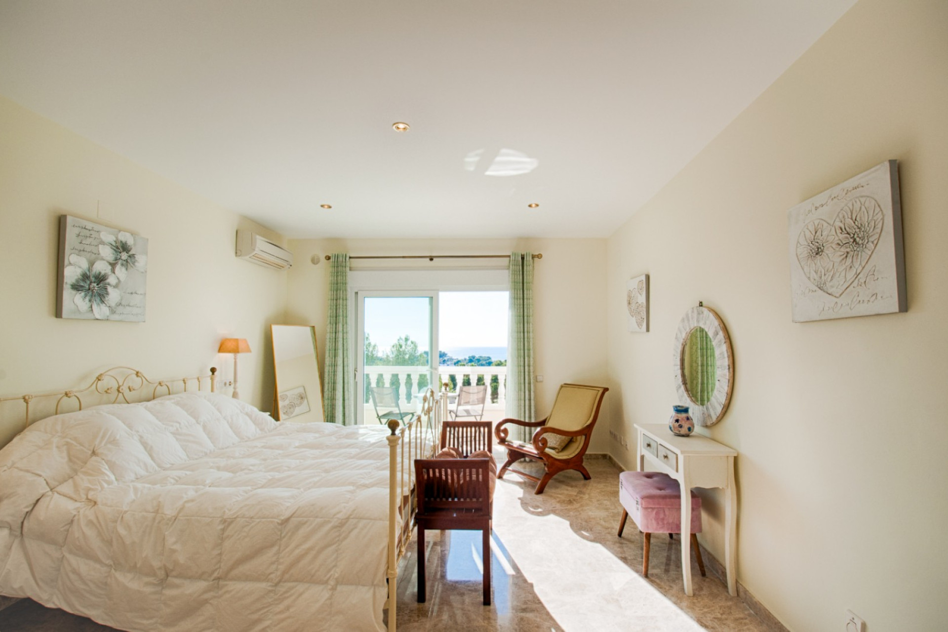 Resale - Villa - Moraira