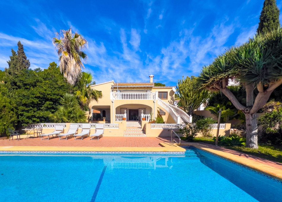 Resale - Villa - Moraira