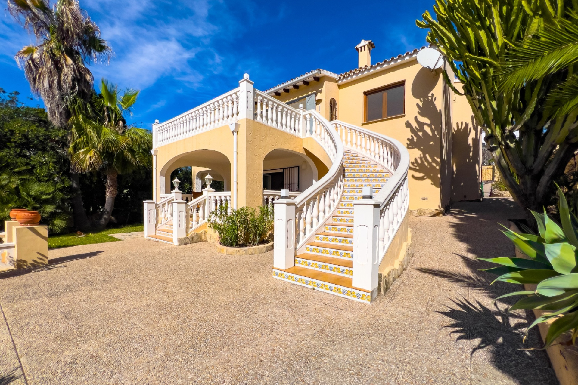 Resale - Villa - Moraira