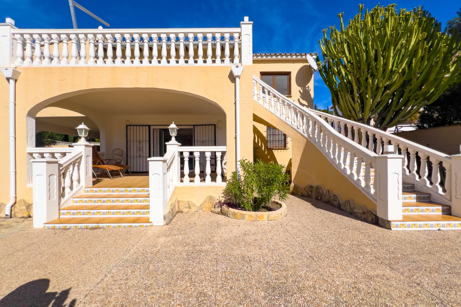 Resale - Villa - Moraira