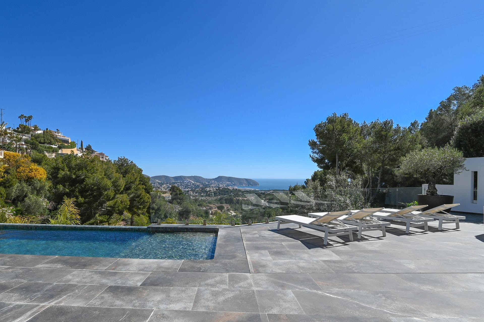 Resale - Villa - Moraira