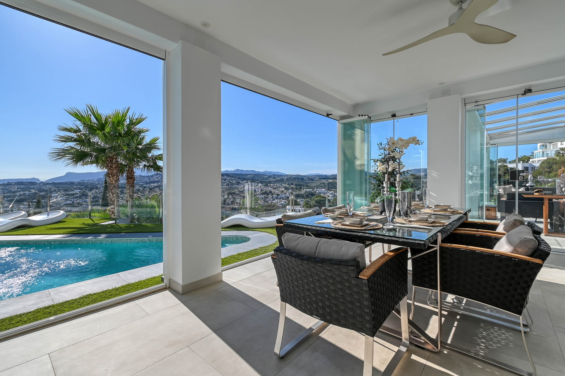 Resale - Villa - Moraira
