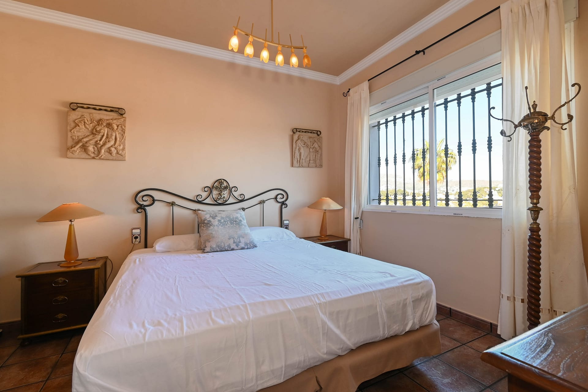 Resale - Villa - Moraira