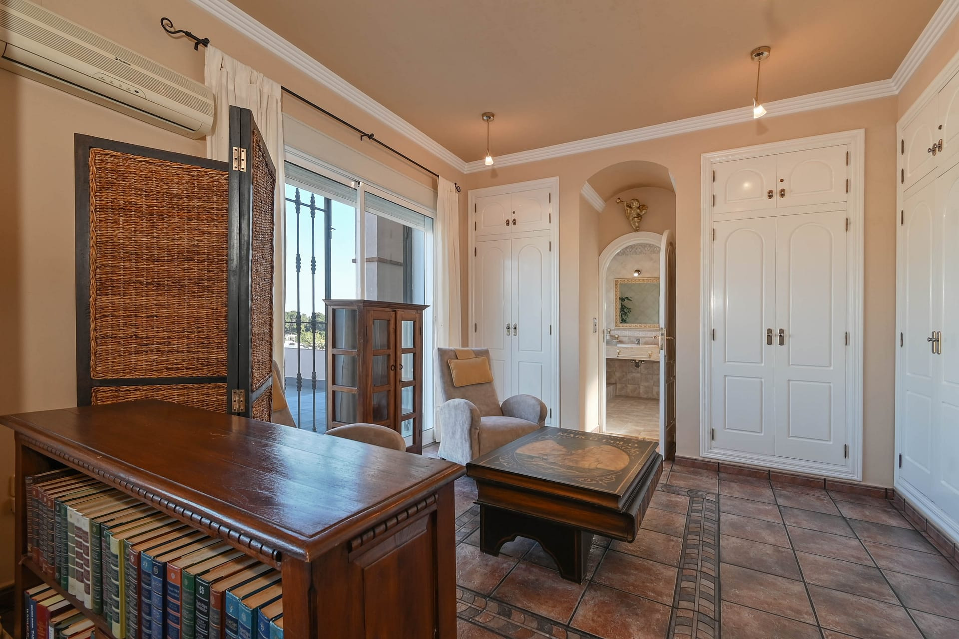 Resale - Villa - Moraira