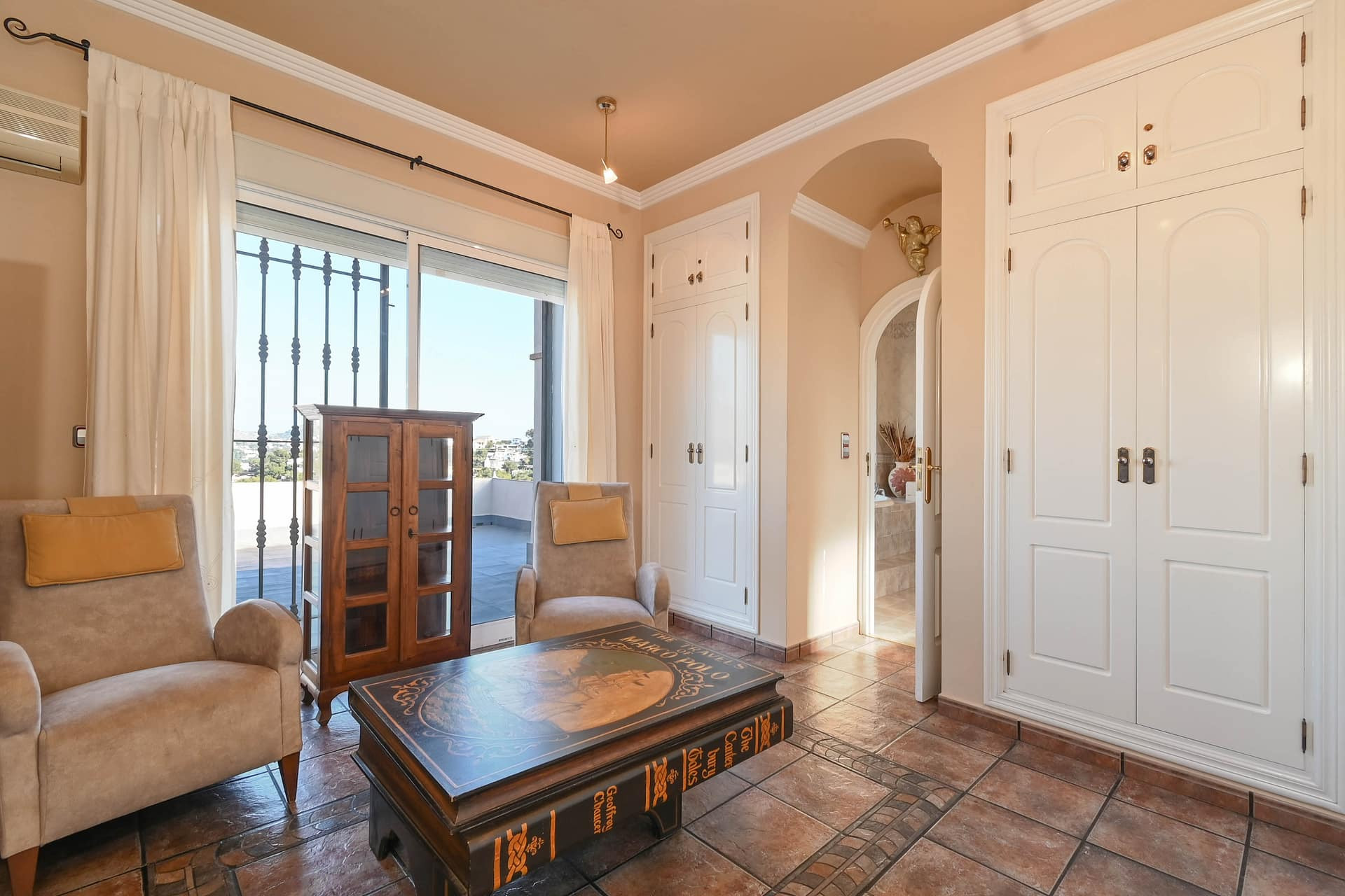 Resale - Villa - Moraira