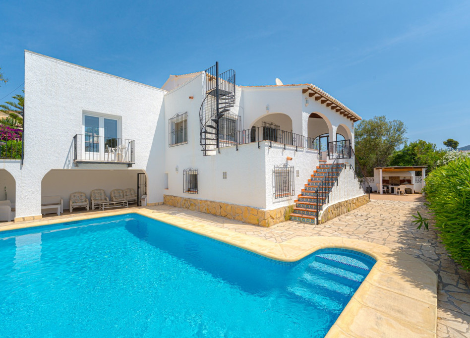 Resale - Villa - Moraira
